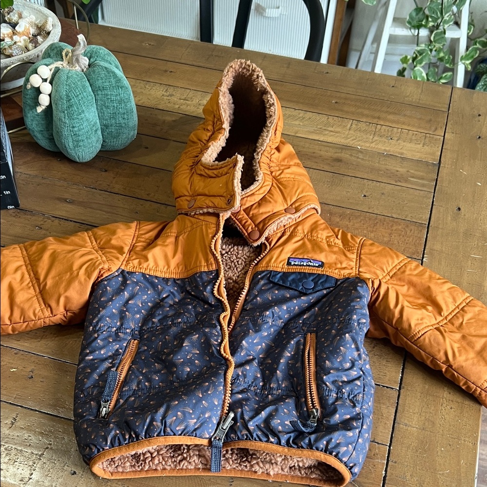 Patagonia toddler Jacket in Rust and Navy 18mo